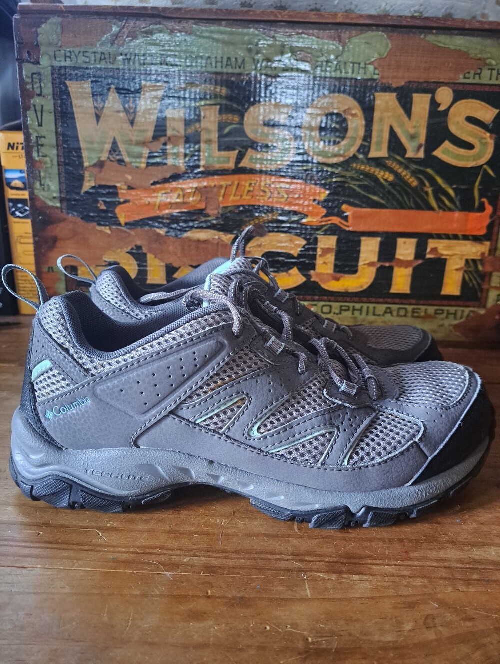 Columbia Omni-Grip Techlite Hiking Trail Shoes Women's Gray Size 8.5 Waterproof - Picture 11 of 11